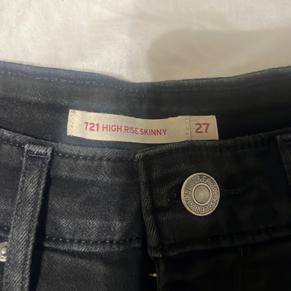 Black Levi's Jeans